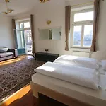 Katrca Hotell 3*