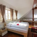 Katrca Hotell 3*